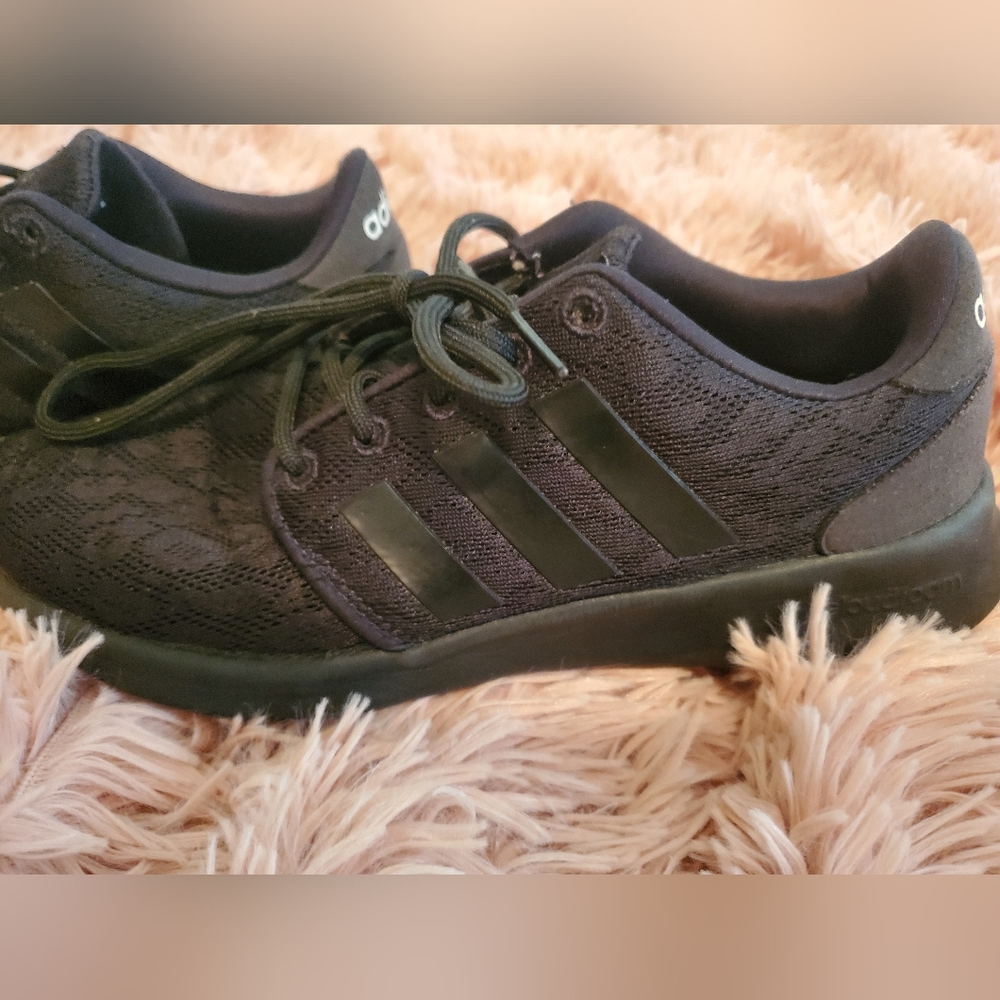 Adidas shoes sz 6